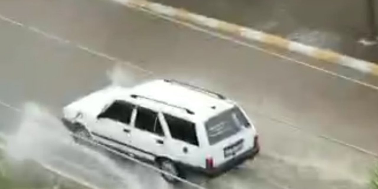 Buldan sokakları göle döndü