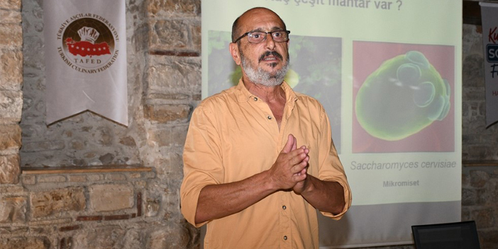 Ünlü mikolog Jilber Barutçiyan Kuşadası Sokak Festivali’ne konuk oldu