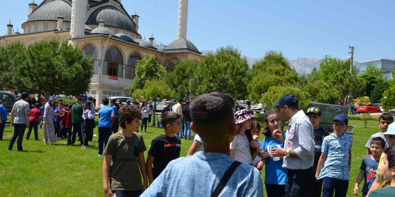 Çevre ve değerlerine duyarlı çocuklar kültür şenliğinde buluştu