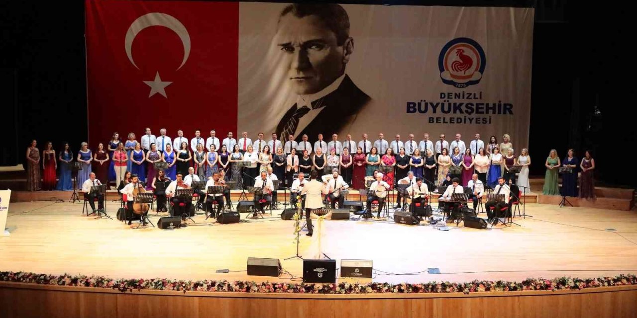 Türk Sanat Müziği Korosundan yılsonu konseri