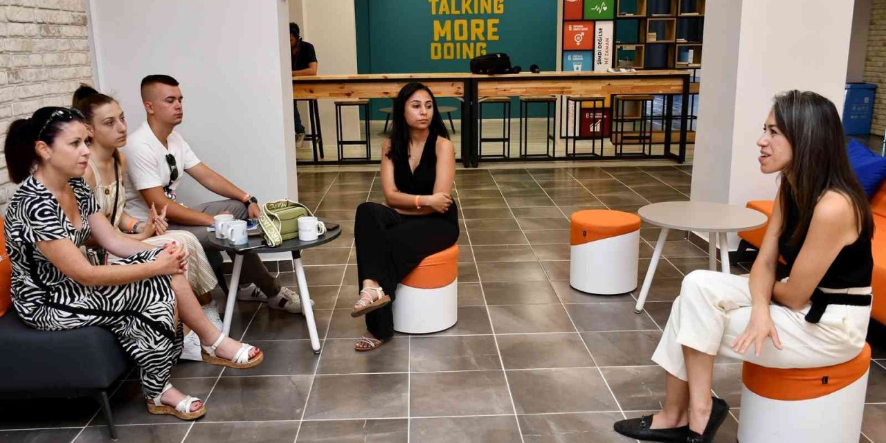 Kuşadası İstasyon Topluluk Merkezi ilham vermeyi sürdürüyor