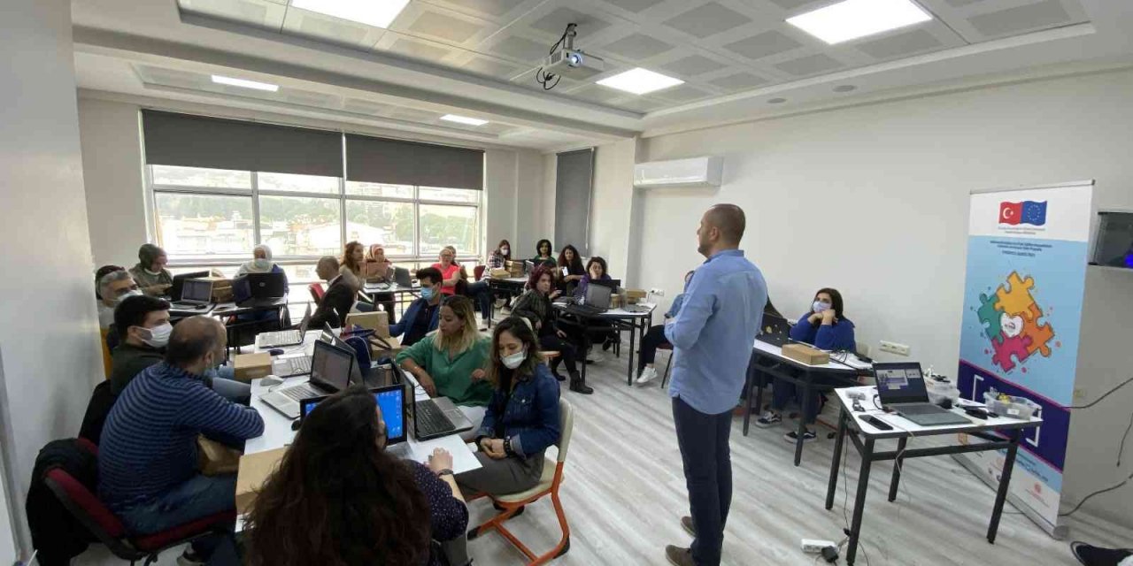 Aydın’da 250 öğretmene “Farklılaştırılmış Eğitim Programı ve Rehberlik” eğitimi düzenlendi