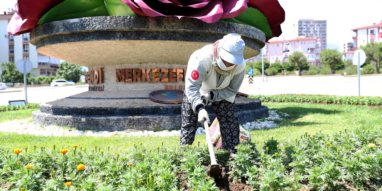 Merkezefendi renkleniyor