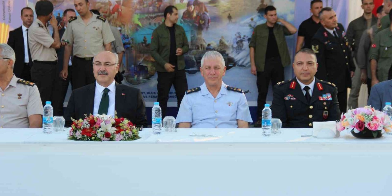 Jandarma teşkilatının 183. yılı İzmir’de coşkuyla kutlandı