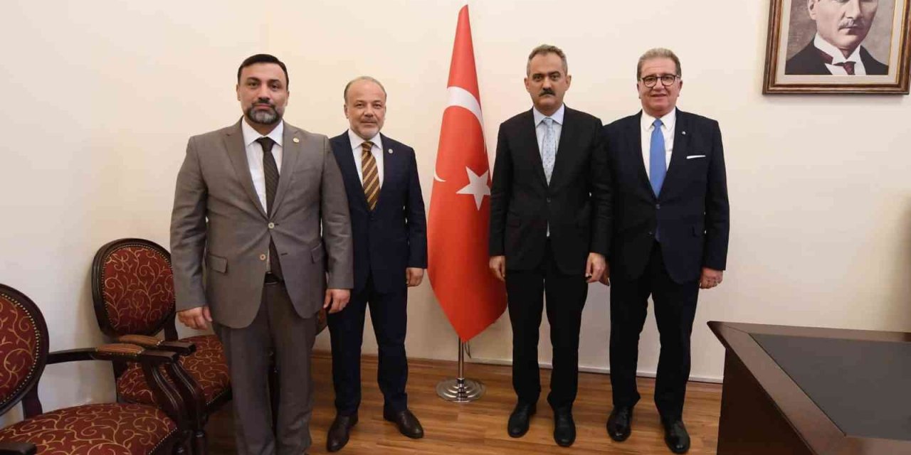 Söke Ticaret Borsası Başkanı Nejat Seğel, Bakan Özer ile görüştü