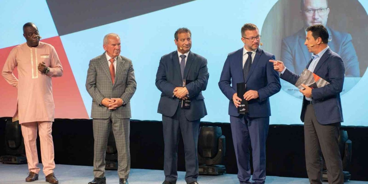 Başkan Aras Malta’da turizm forumuna katıldı