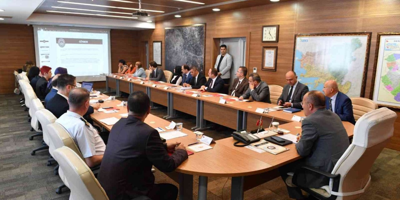 Denizli’de kadına yönelik şiddet masaya yatırıldı