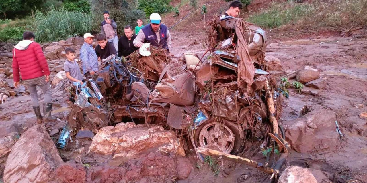 Selden geriye kalanlar fotoğraf karelerine yansıdı
