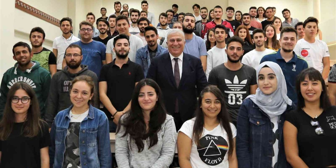 Başkan Atay YKS’ye girecek öğrencilere başarı diledi