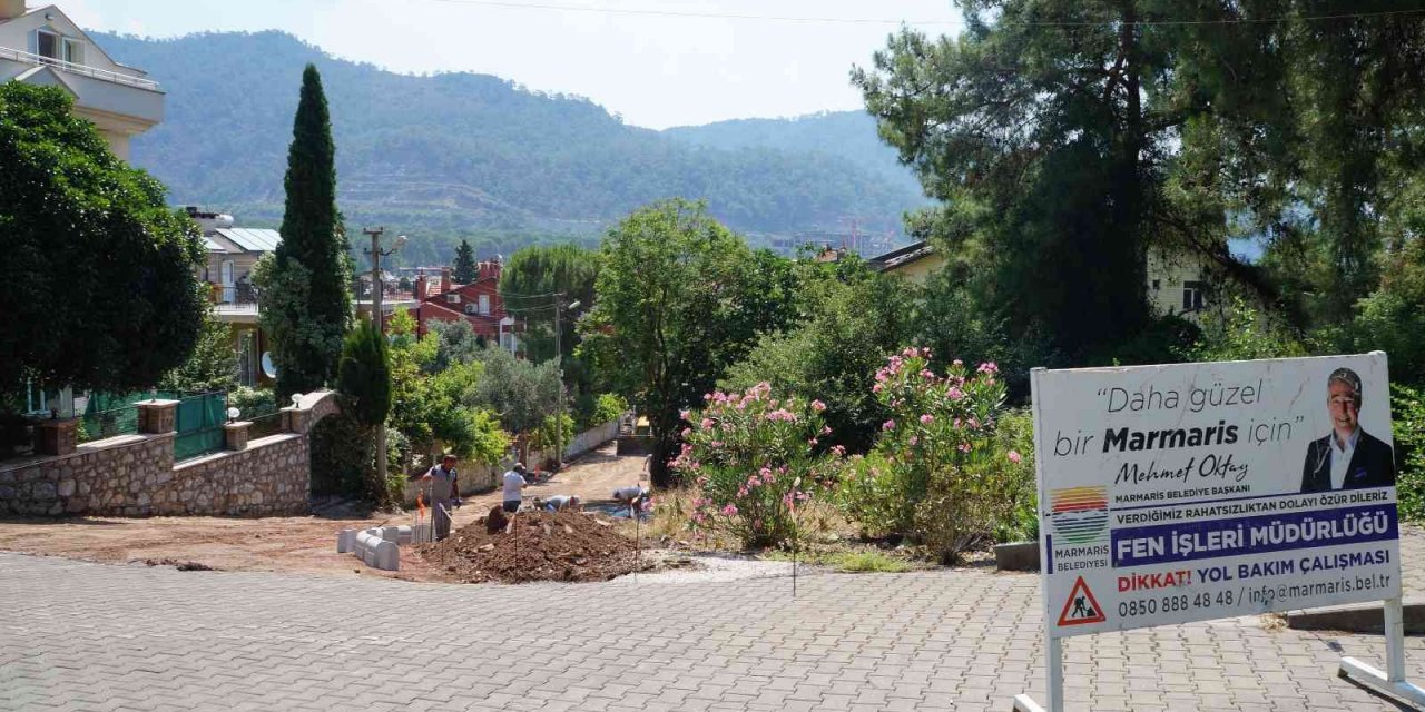 Marmaris Beldibi Mahallesi’nin ara yollarında yenileme çalışması başlatıldı