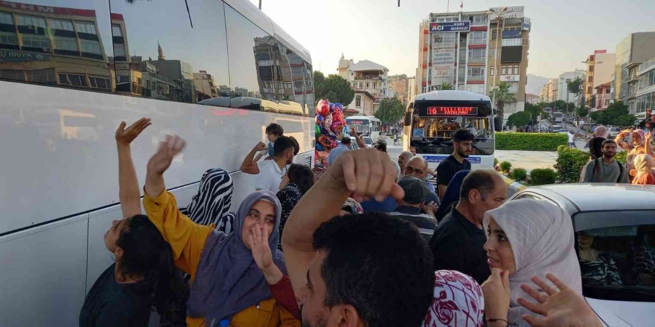 Aydın’dan ilk kafile dualarla uğurlandı