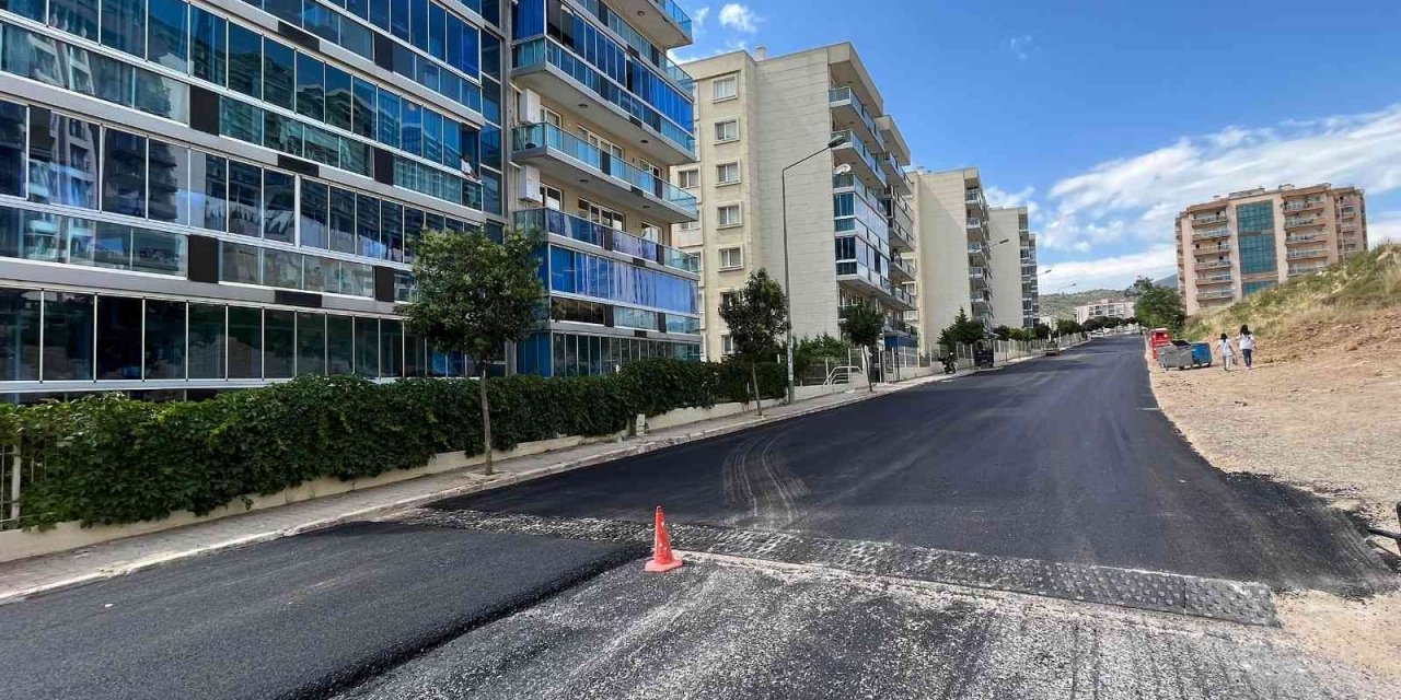Bayraklı’da asfaltlama çalışmaları hız kesmiyor