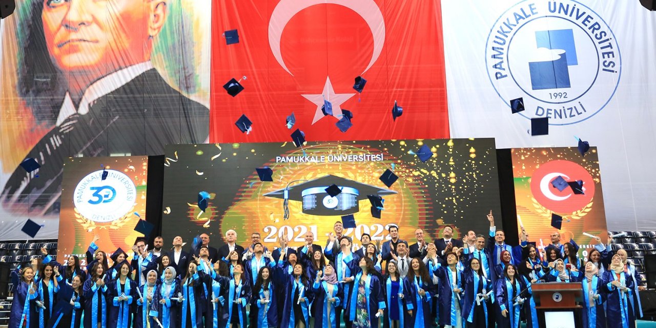 PAÜ mezunlarını yeni yaşamlarına uğurladı