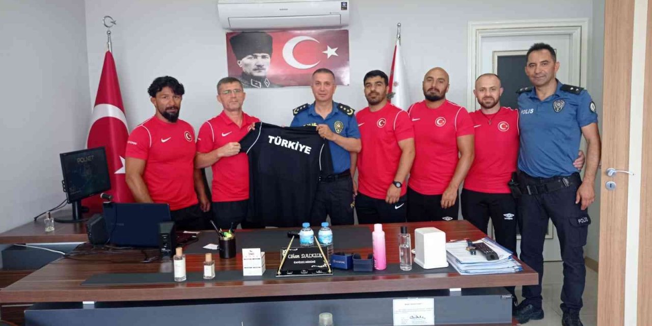 Güreşçiler, Köyceğiz İlçe Emniyet Müdürü Dalkılıç ile bir araya geldi
