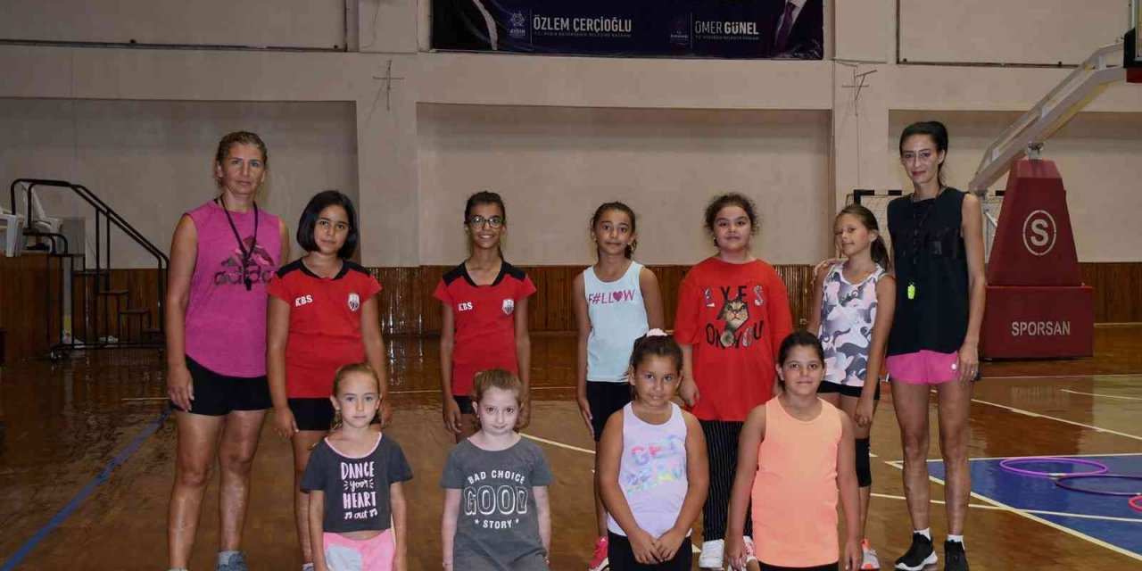Kuşadalı minikler yaz tatilinde sporsuz kalmayacak