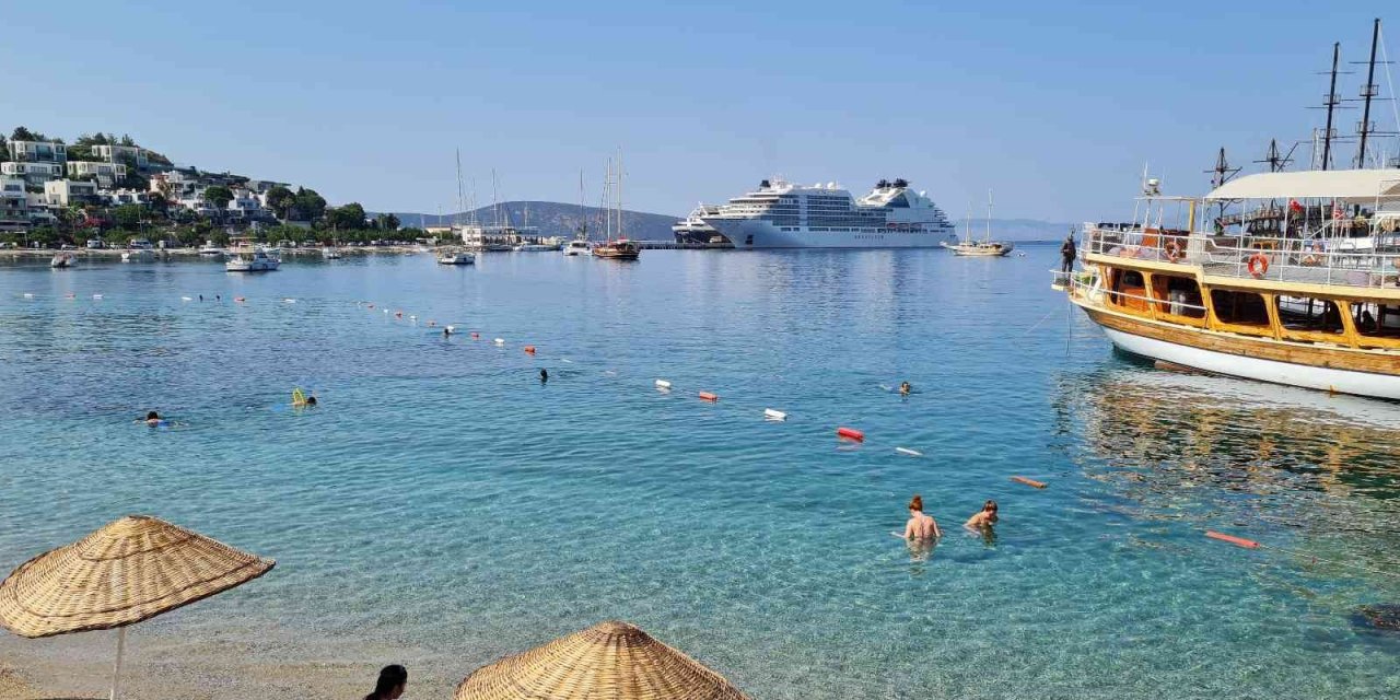 383 yolcuyla Bodrum’a geldi