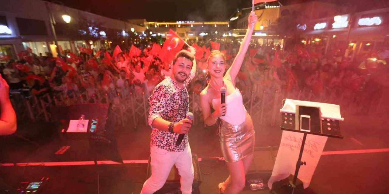 Aydın Büyükşehir Belediyesi Konservatuvarı Kuşadası’nda konser verdi