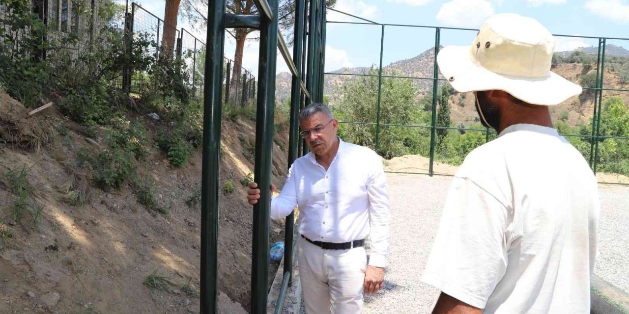 Başkan Güler: "Semt halı sahaları gençlerin yeni spor adresi olacak"