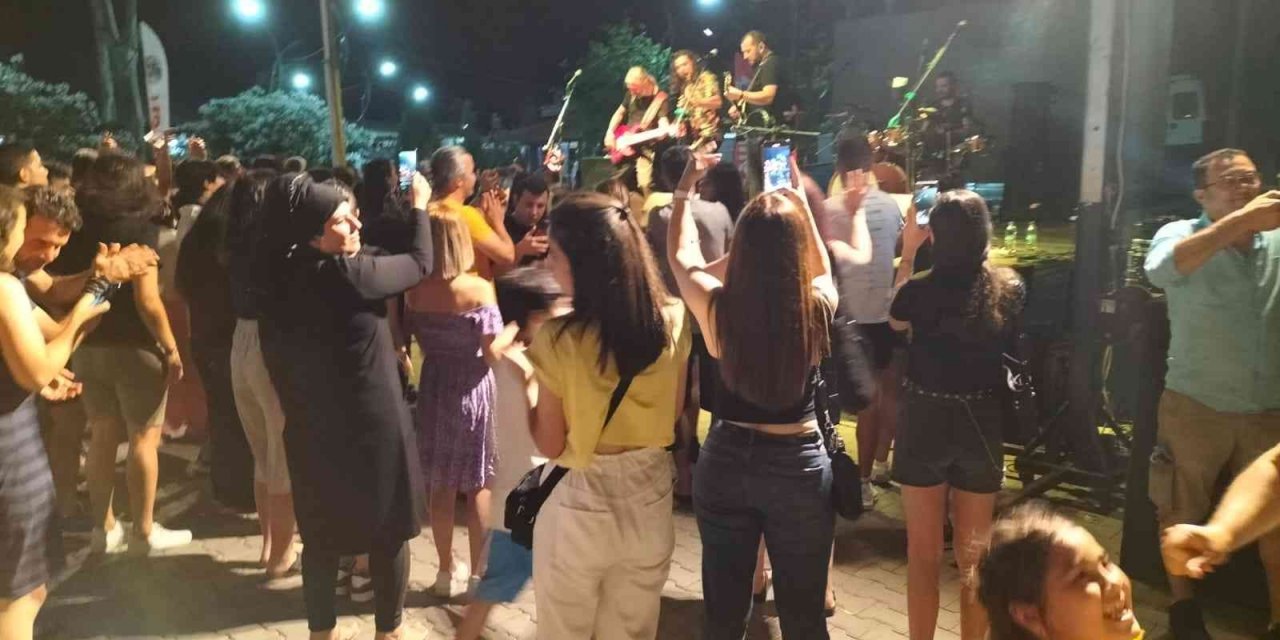 Köyceğiz’de Necati ve Saykolar’dan unutulmaz bir  konser