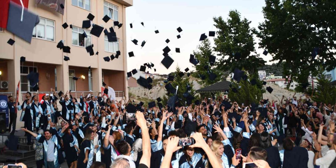 ADÜ Söke İşletme Fakültesi’nde mezuniyet töreni gerçekleştirildi