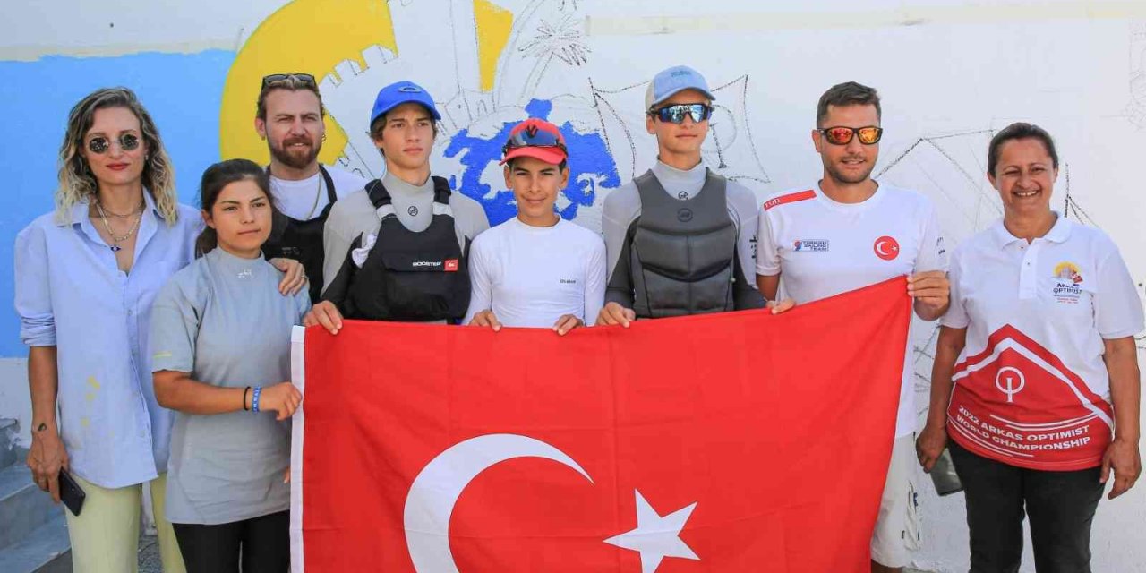Yelkencilerden anı duvarı boyama etkinliği