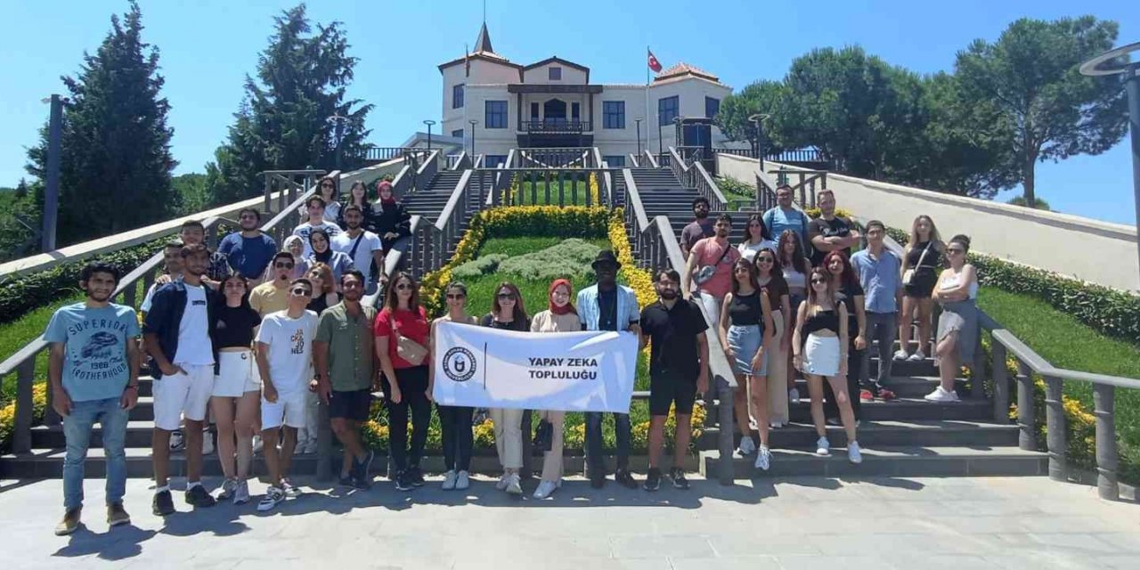 ADÜ Yapay Zeka Topluluğu Adnan Menderes Demokrasi Müzesini gezdi