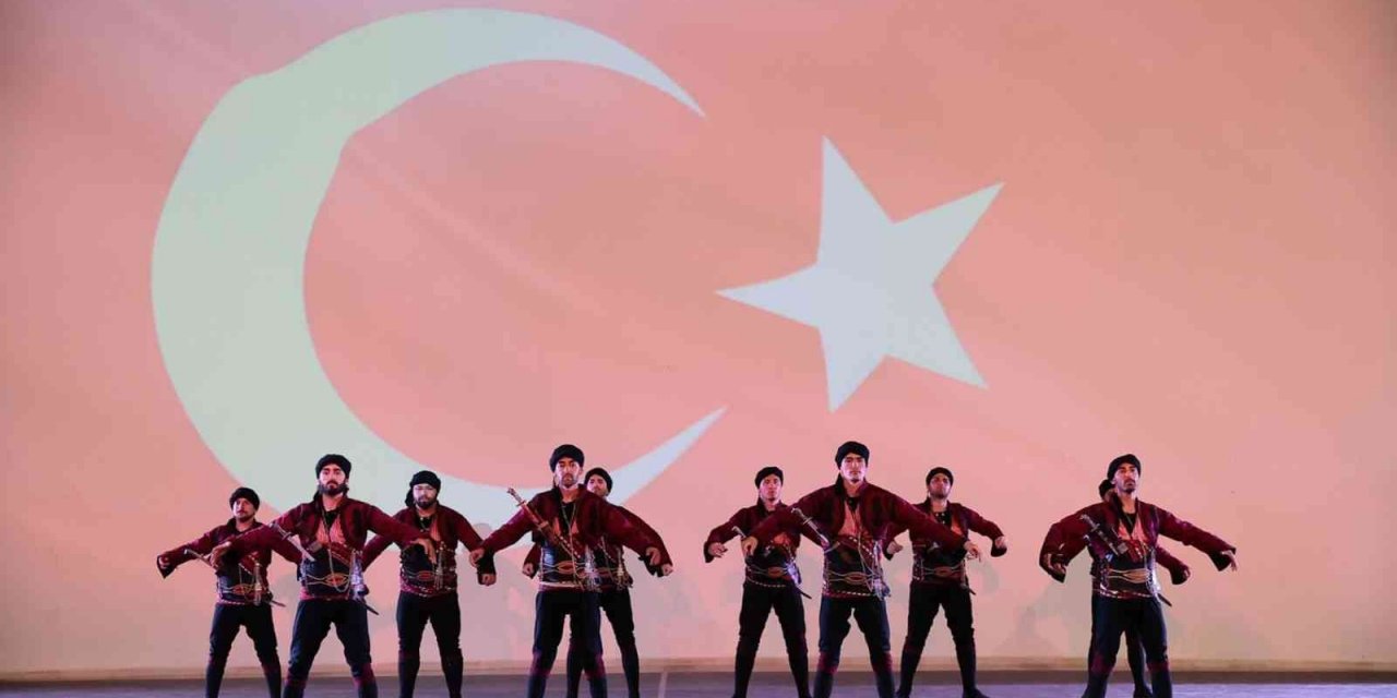 7 ülkeden gelen 250 dansçı nefesleri kesti