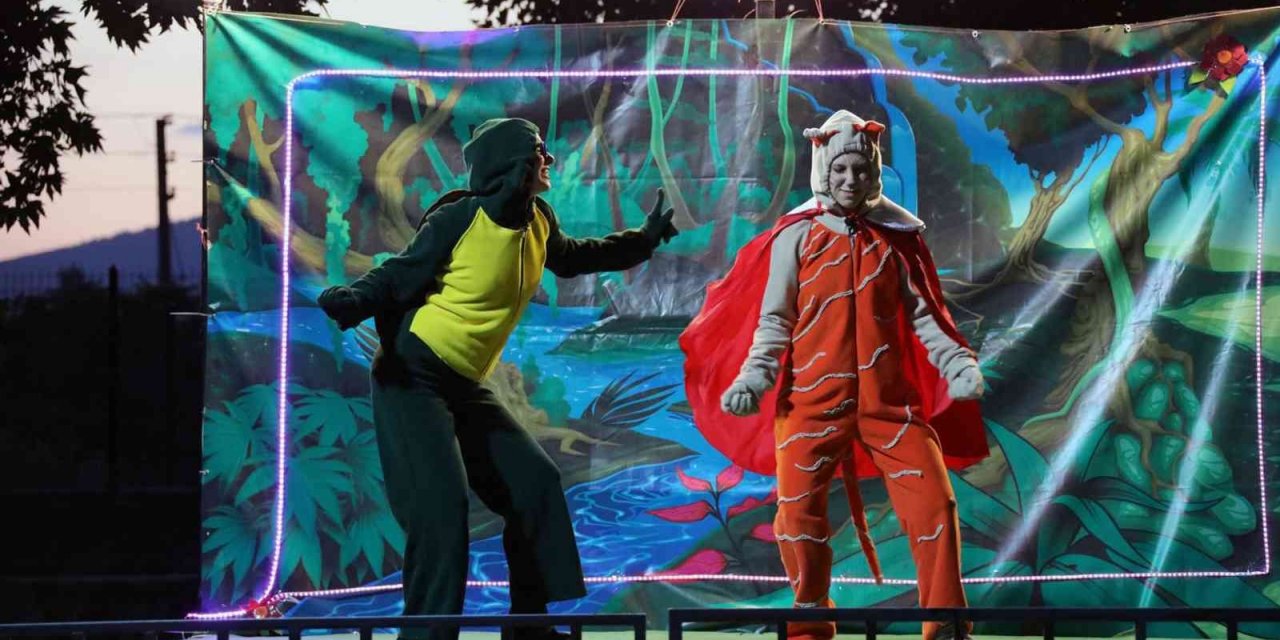 Menteşe Belediye tiyatrosu yaz oyunlarına başladı