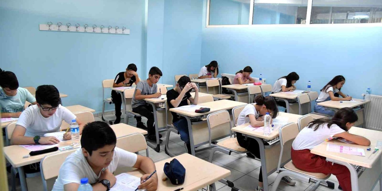 LGS’de Türkiye 1’incilerinden 3 tanesi Denizli’den