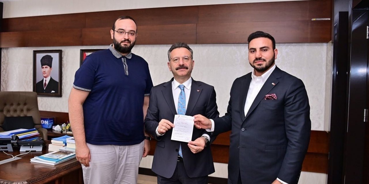 Vali Aksoy’dan Kızılay’a kurban bağışı