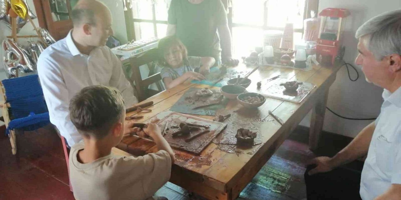 Köyceğiz’de minikler seramik tabak yapmayı öğrendi