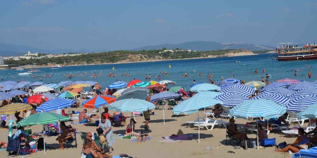 Didim Altınkum Plajı tıklım tıklım doldu