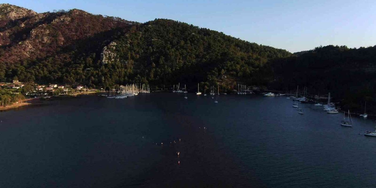 Marmaris’in dünyaca ünlü plajı Kızkumu ziyaretçi akınına uğruyor