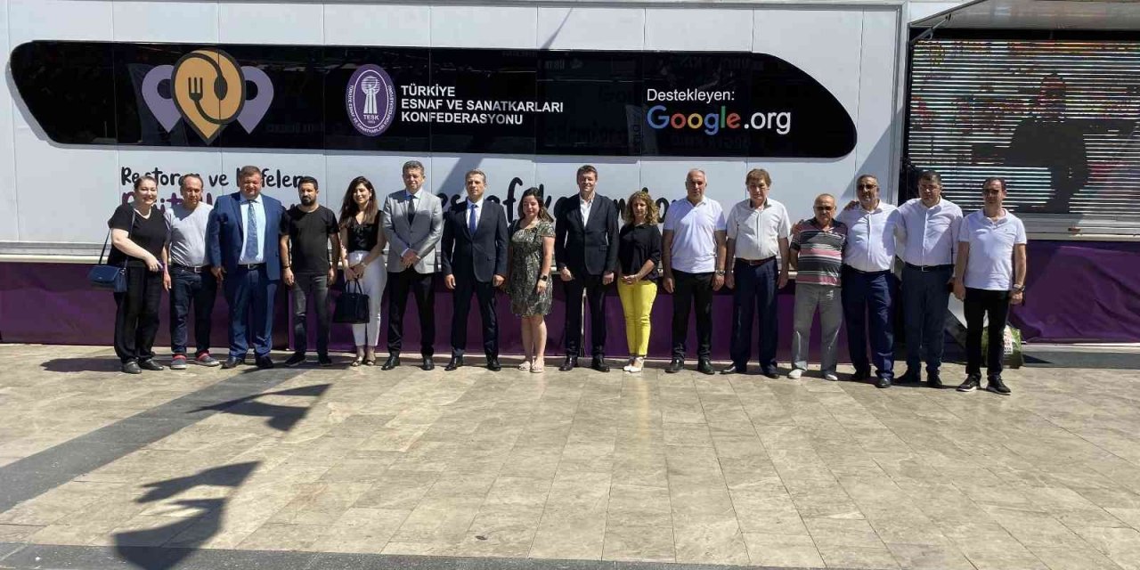 ’Restoran ve Kafeler Dijitalleşiyor’ projesinin eğitim tırı Aydın’da