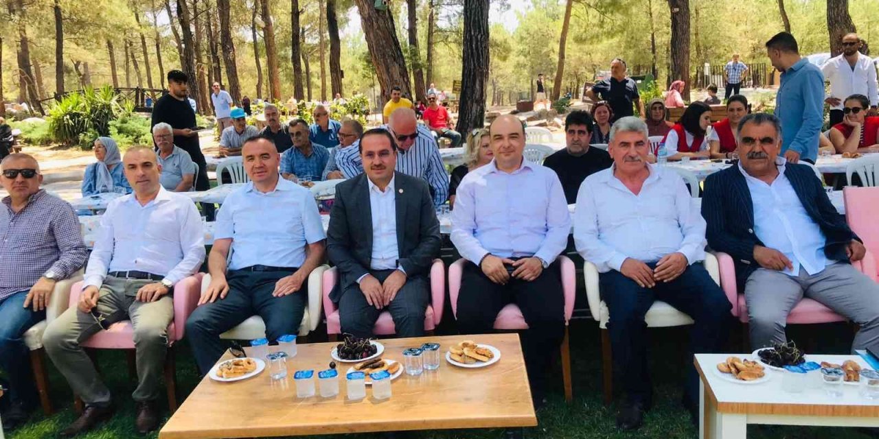 AK Partili Kırkpınar: "Vatandaşlarımızı enflasyona ezdirmemek için var gücümüzle çalışıyoruz"