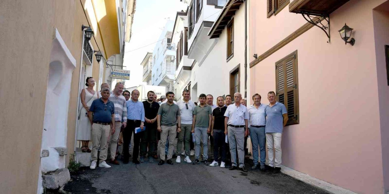 Kuşadası’nın iki tarihi evi Kültür ve Sanat Merkezi Oldu