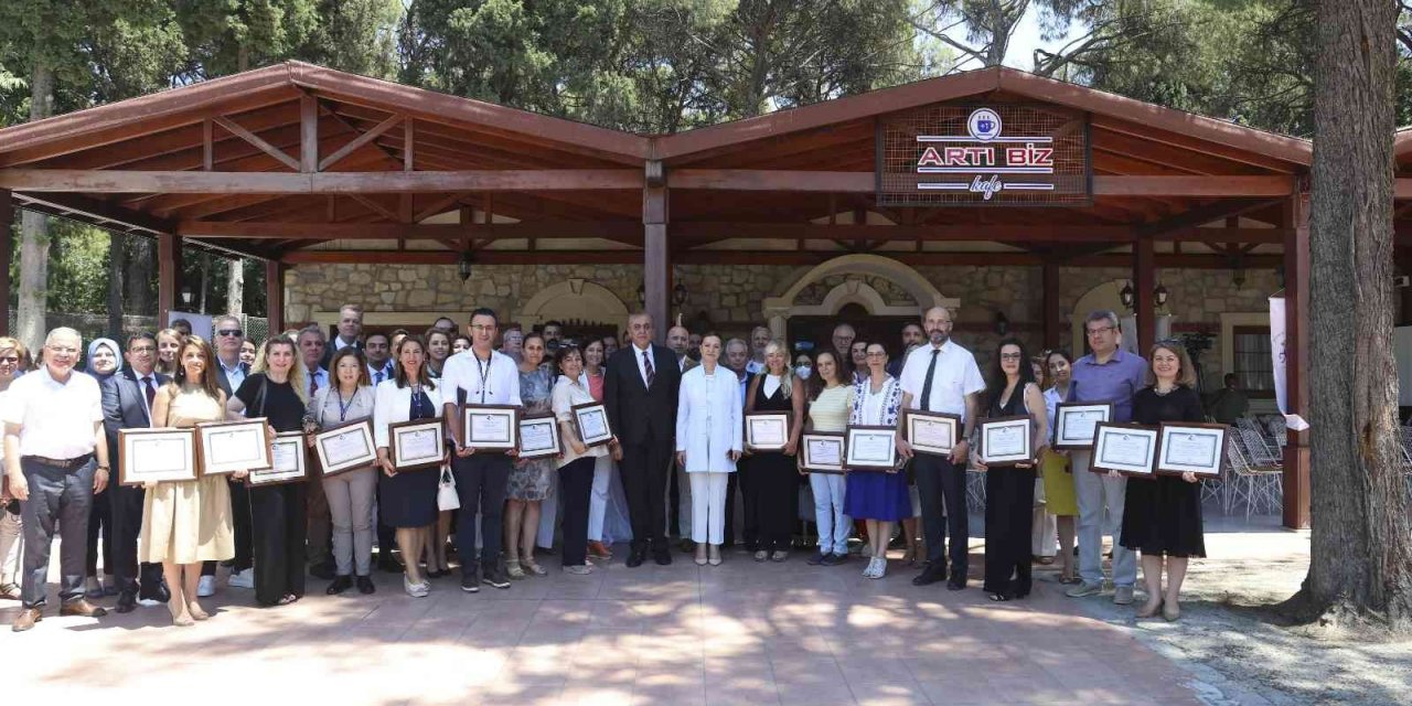 DEÜ, Engelsiz ödül gururunu mensuplarıyla paylaştı