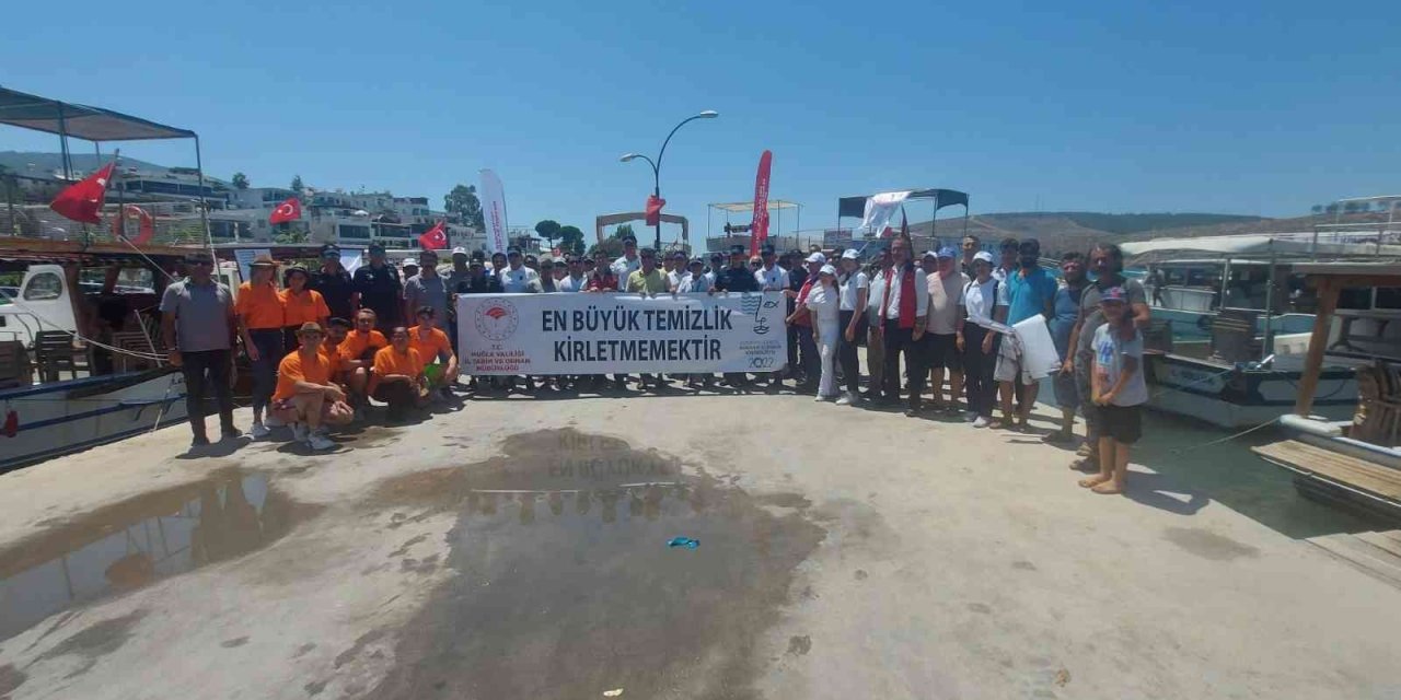 Kıyılardan ve denizden binlerce ton çöp çıktı