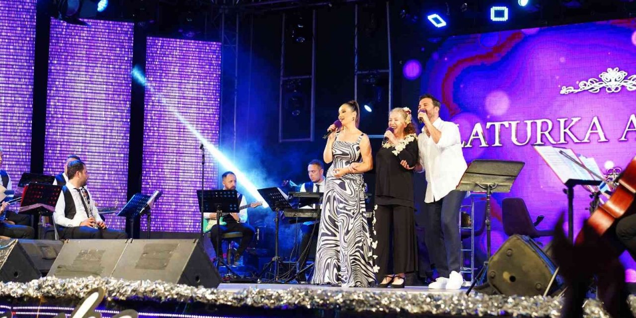 Menemen’de "Alaturka Akşamlar" rüzgarı