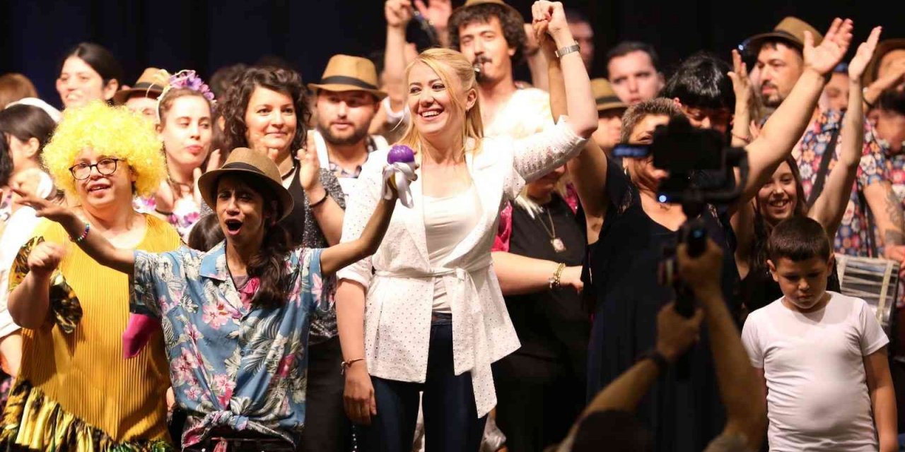 Özel öğrenciler performanslarıyla alkış topladı