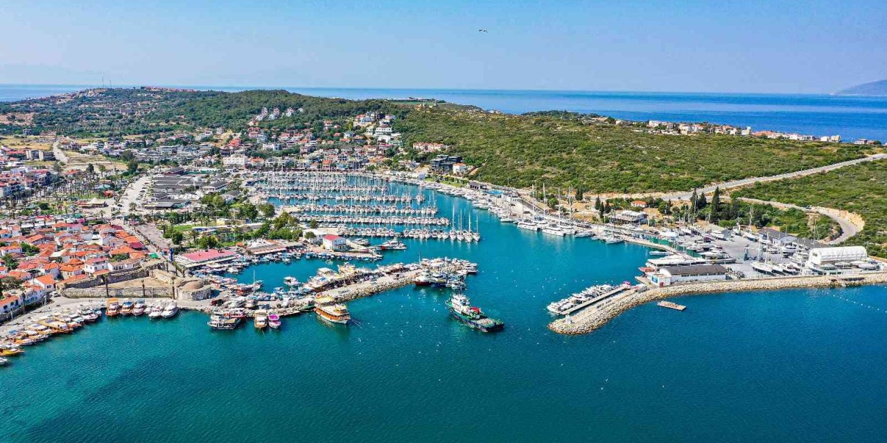 İzmir’in gözde merkezlerinden Sığacık’ta bayram hareketliliği: Doluluk yüzde 80-90