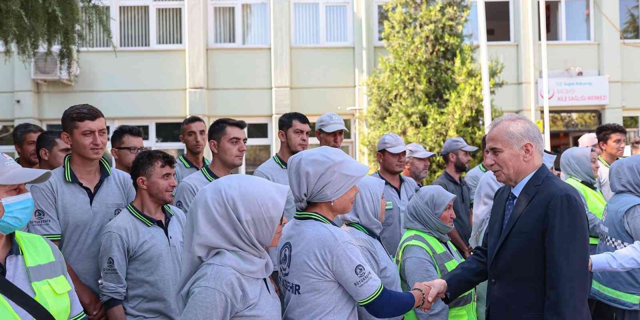 Denizli Büyükşehir ailesi Kurban Bayramı öncesi bayramlaştı