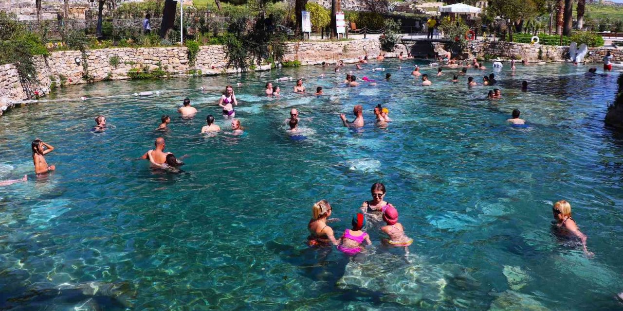 Pamukkale’de 9 günlük tatil bereketi yaşanıyor
