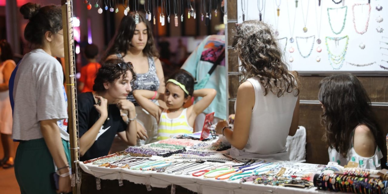 Didim’de Medusa takı stantları yoğun ilgi gördü