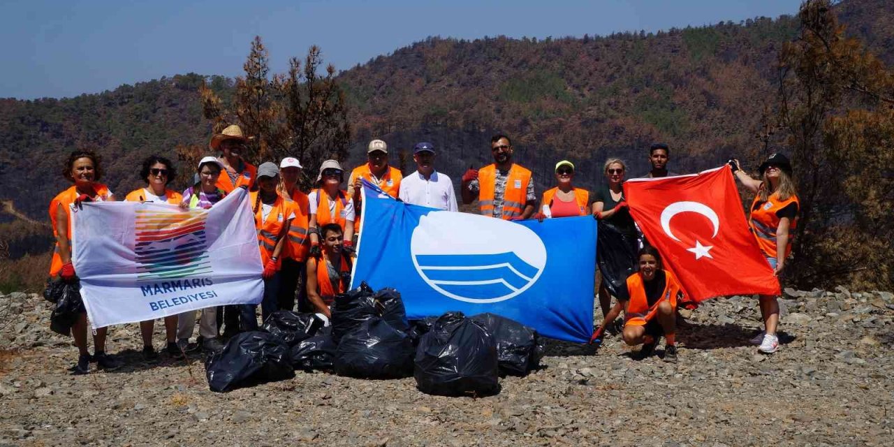 Marmaris’te yanan alanlarda temizlik yapıldı