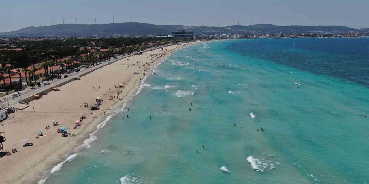 Çeşme’ye tatilci akını başladı