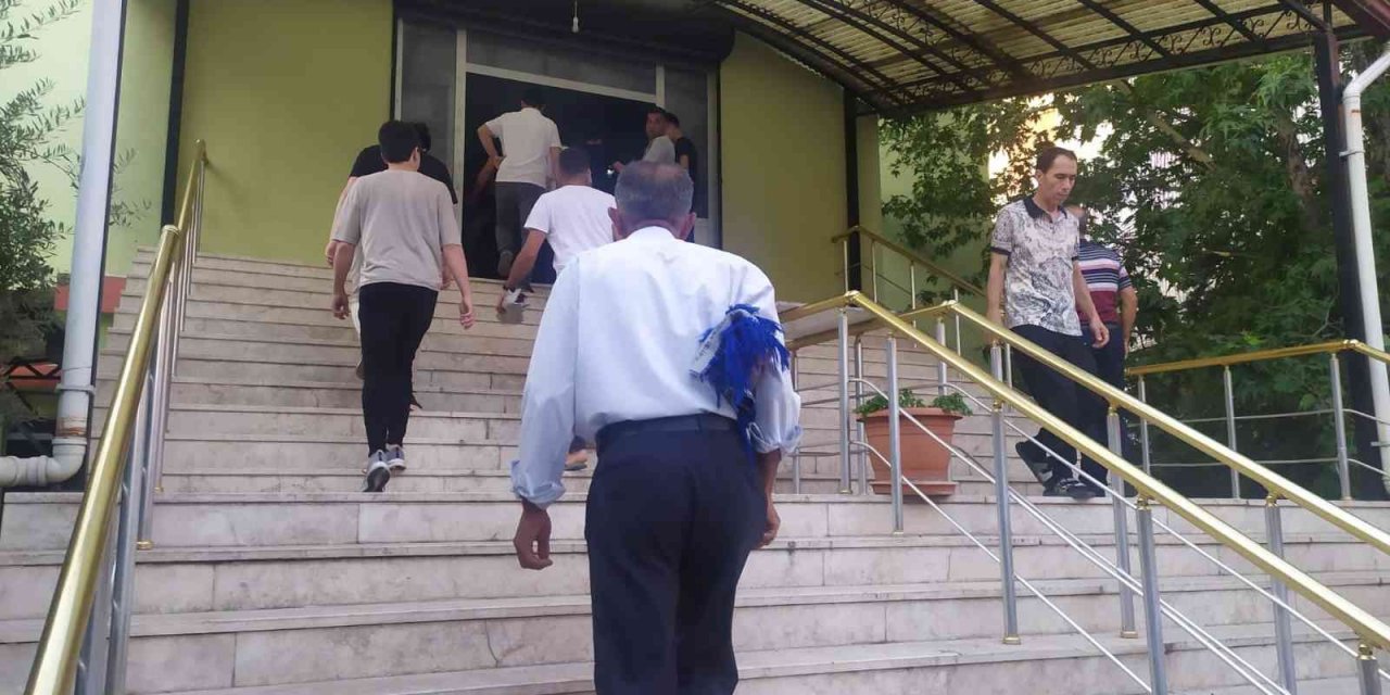Denizli’de Kurban Bayramı namazında camiler doldu