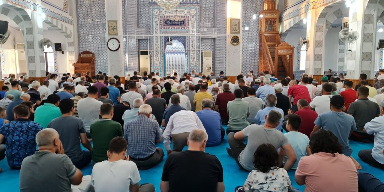 Bayramda camiler doldu taştı