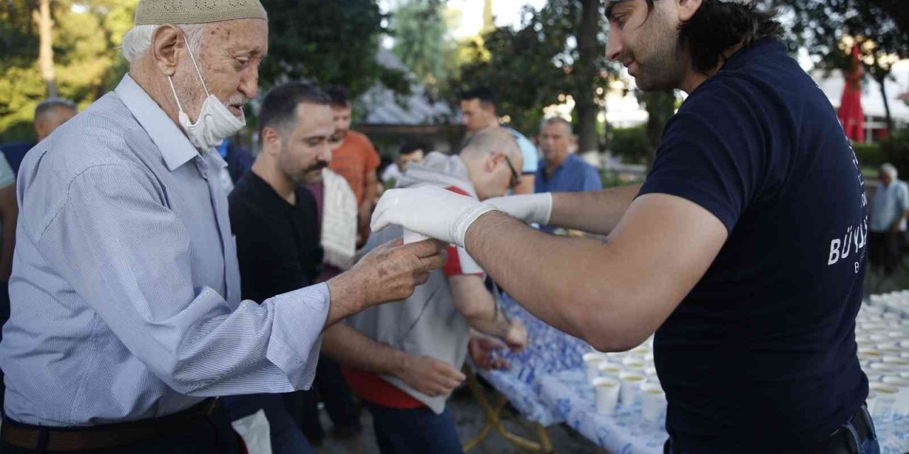 Büyükşehir, vatandaşlarla bayramlaştı