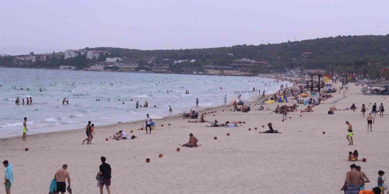 Olumsuz hava koşulları tatilcileri durdurmadı
